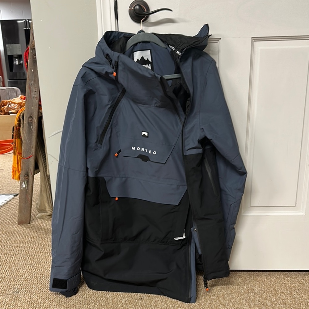 Montec Men’s Ski and Snowboard Jacket